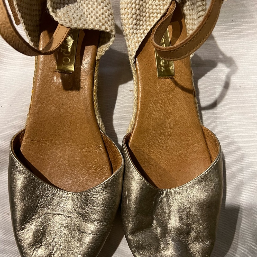 Maypol NWOT Gold Espadrille Flats with Ankle Straps